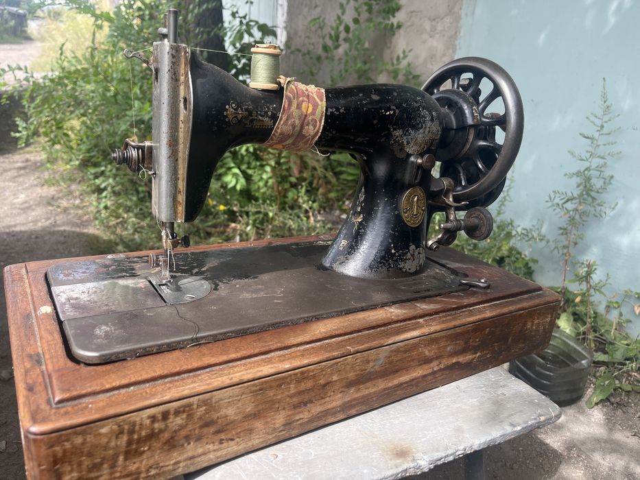 Швейная машинка зингер