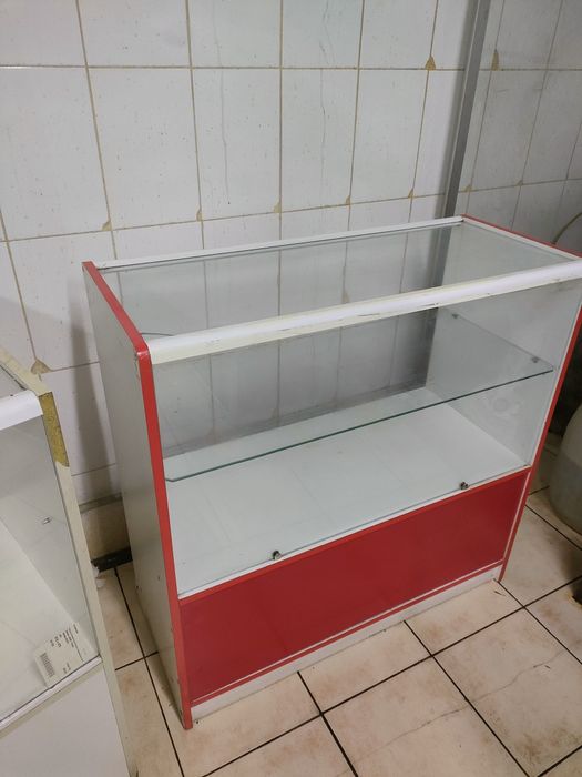 Продам прилавки стекло