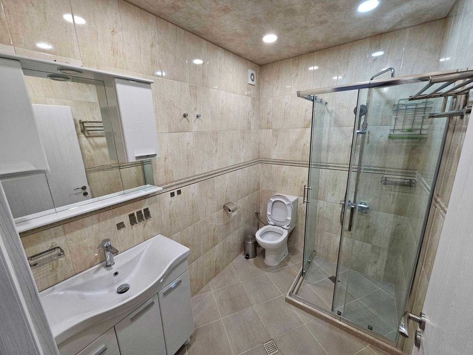 Тристаен апартамент - кв. Банишора