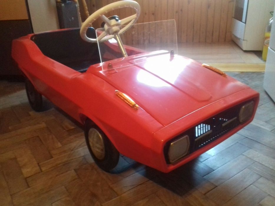 кола с педали радуга