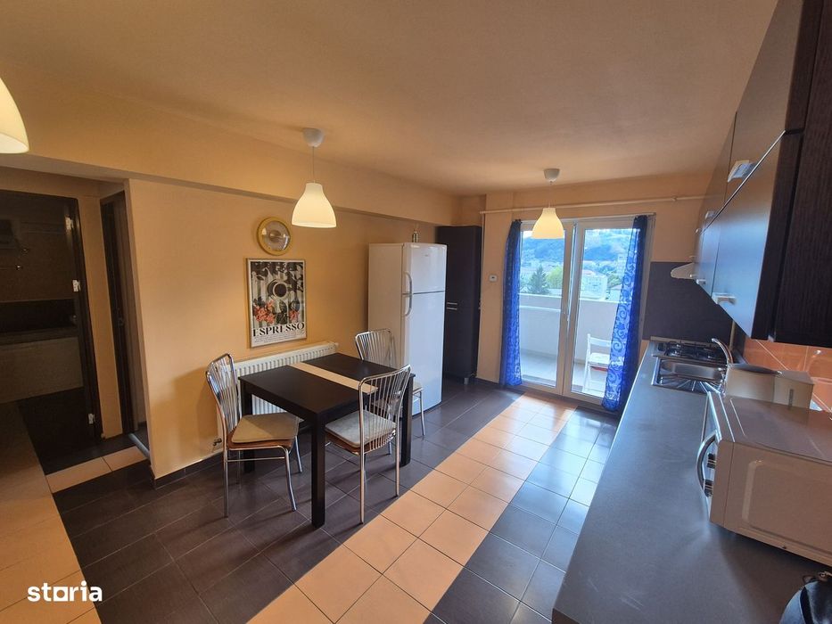 Vand apartament 3 camere Micro 4