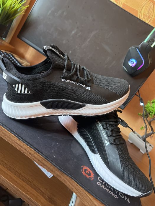 Адидас обувки нови