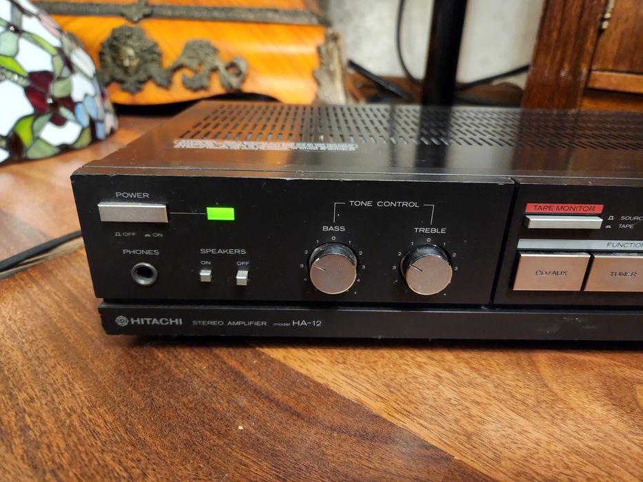 Amplificator  Hitachi și tuner