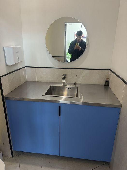 Туалетный шкаф, столик (+раковина, + зеркало, + смеситель)