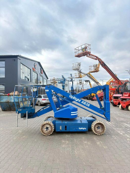 Артикулираща вишка Upright AB38