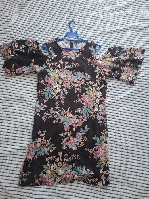 Продам женские платья