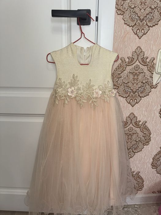 Продам платья для принцесс