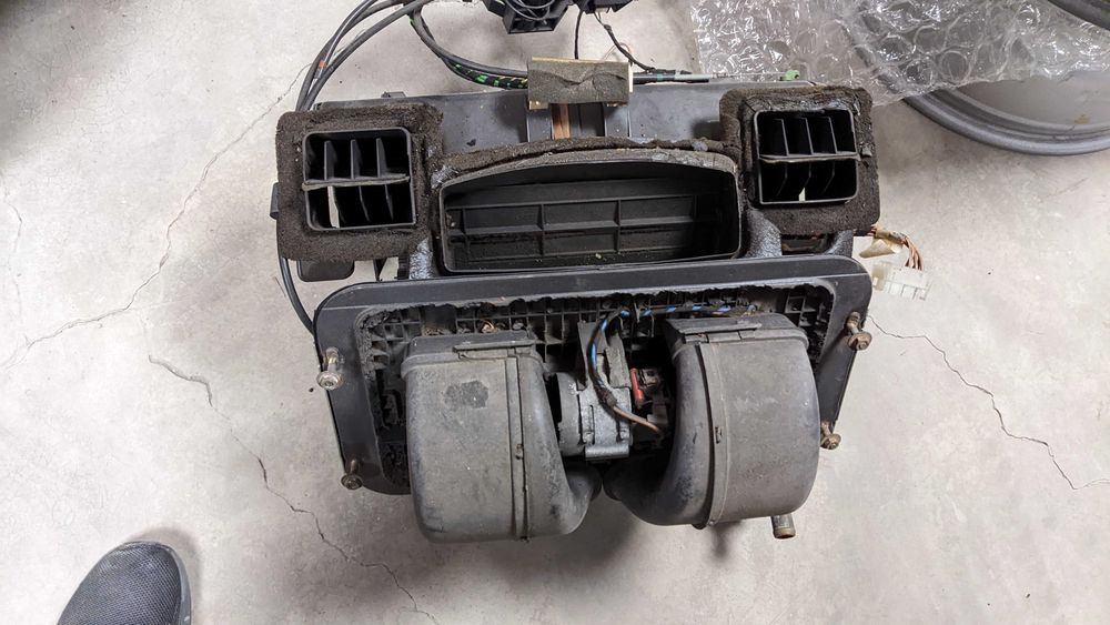 BMW E30 316i комби на части