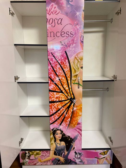 Qiz bolalar uchun shkafcha