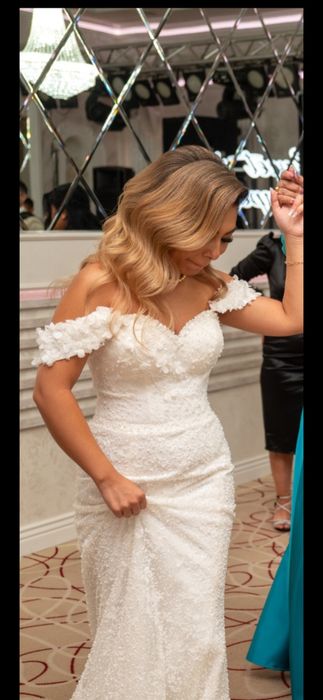 Rochie mireasa. Rochia este ajustabila pe corset , eu am 156 înălțimea