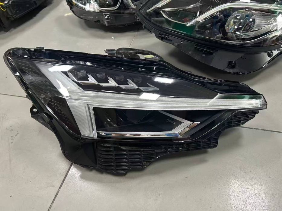 Polestar 2 передняя фара с линзой и LED ледовый.