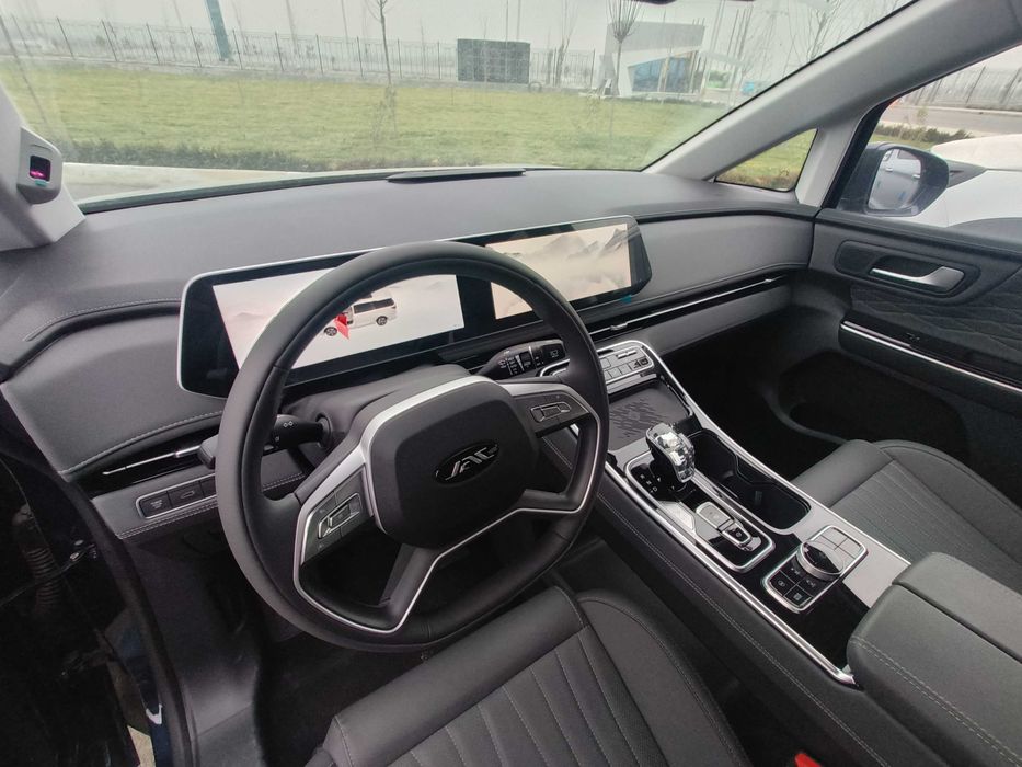 Jac RF8 minivan bissness