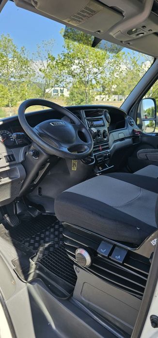 Iveco Daily 50C17 – Detarat de fabrică, An 2013, Trapă spate funcțională