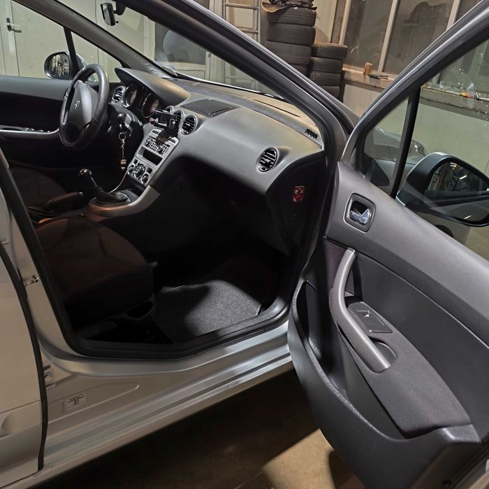 ПРОДАВАМ ПЕЖО 308 1.6HDI 2008г. 110000км