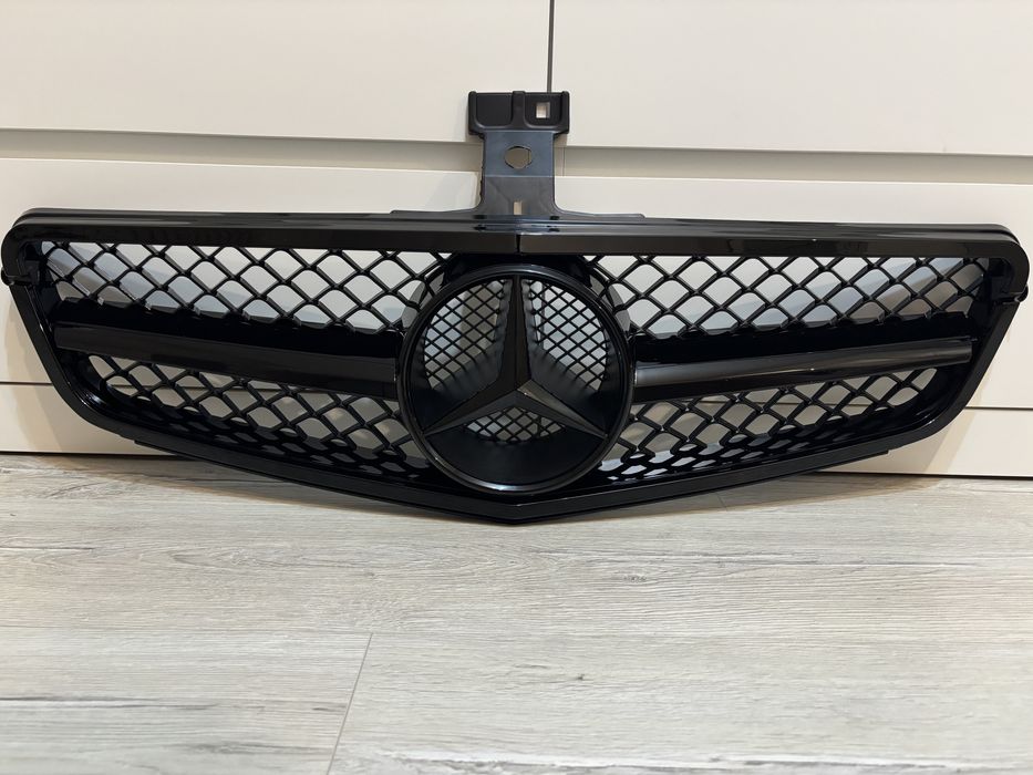 AMG маска решетка за Mercedes W204 C-class 2007-2014