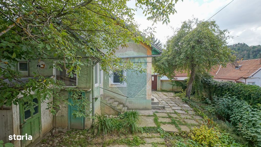 Casă săsească de renovat, cu teren, Șcheii Brașovului