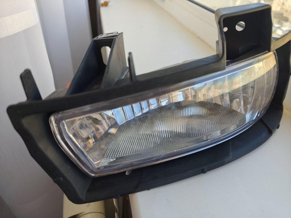 Туманник  toyota Ipsum рестайл, alphard