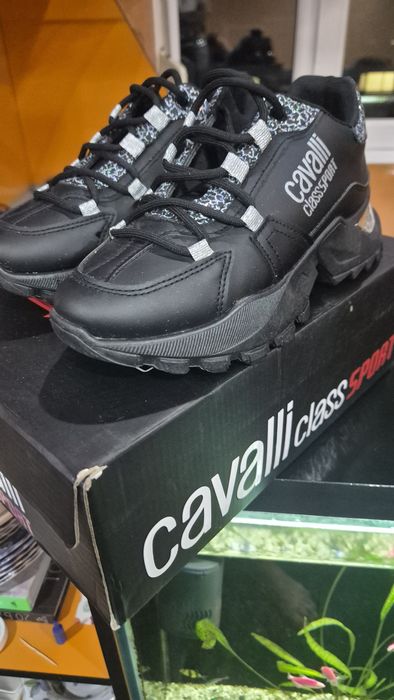 Сникърси Cavalii