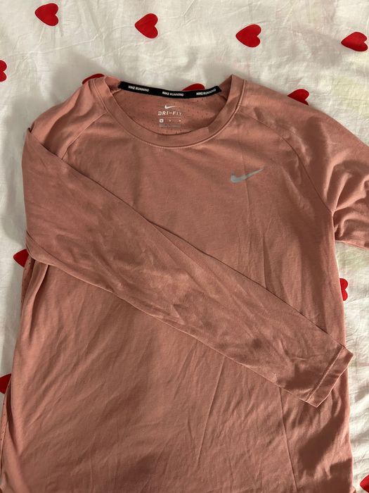 Дамски потници и тениски Nike
