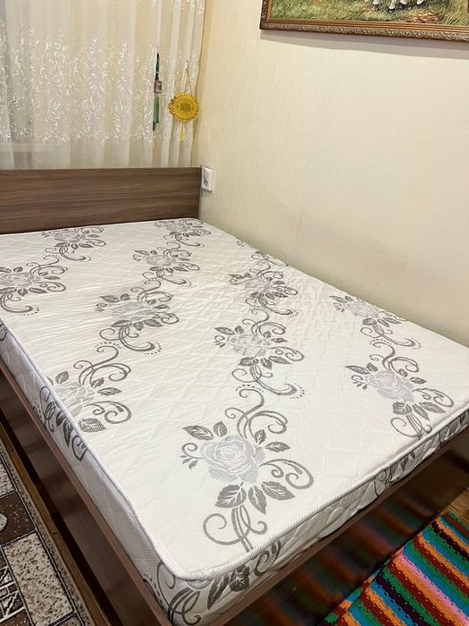 Прлдам кровать 140*190