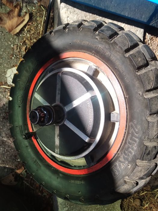 Батерия и елдвигател за тротинетка.