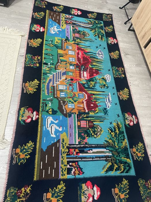 Vand carpeta cusuta de mana