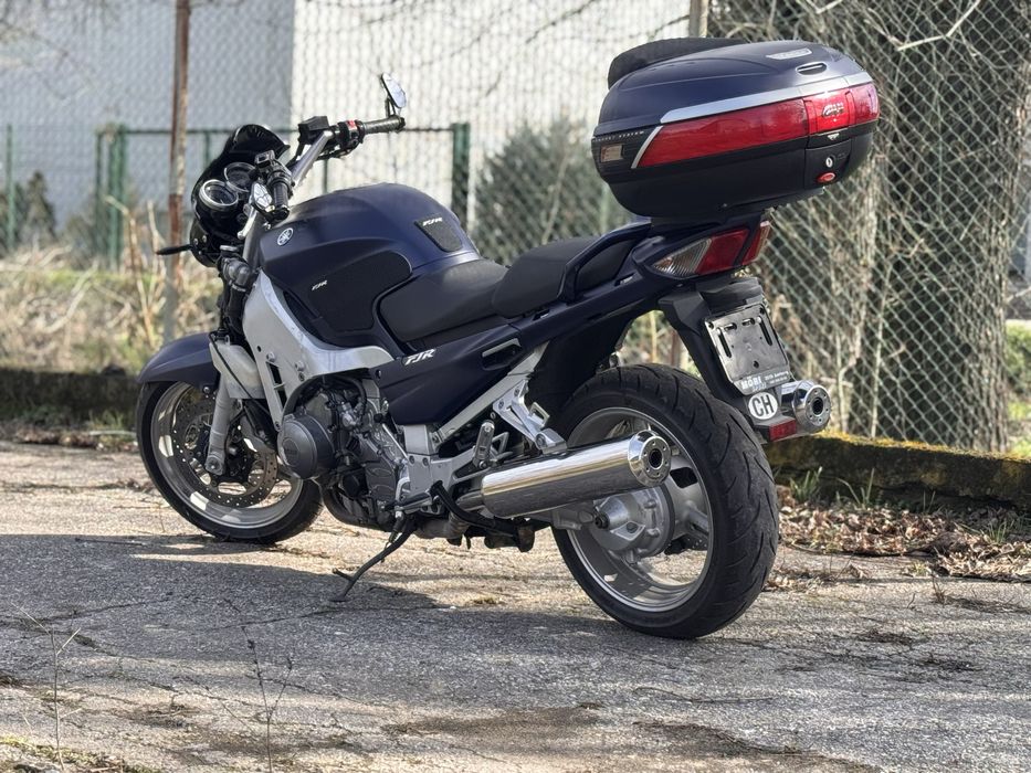 Yamaha FJR 1300 street fighter.бартер
