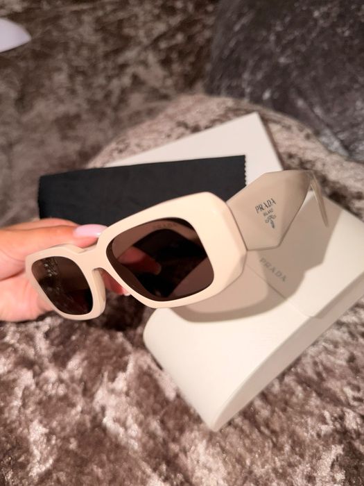 Дамски слънчеви очила Prada