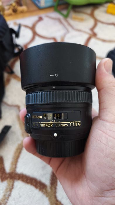 Nikon D3200 + obiectiv 18-55 + obiective prime 50mm + flash sigma