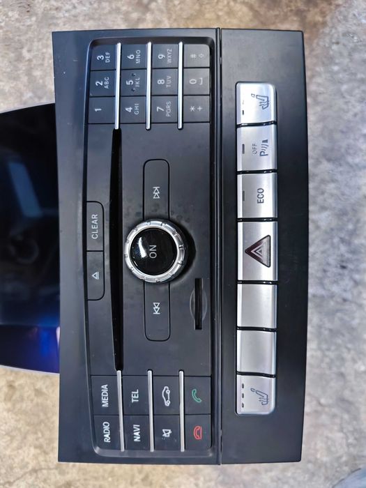 Навигация и дисплей команд MERCEDES W218 CLS Radio CD NAVI