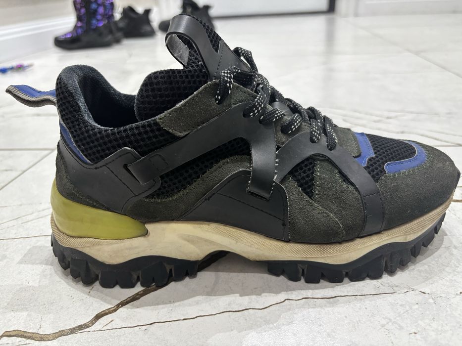 Спортивная обувь