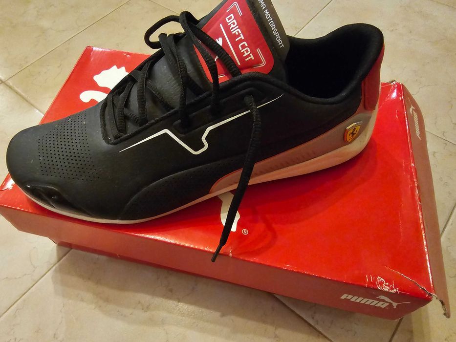 Нови маратонки, чиито номер не отговаря на номера на производителя.