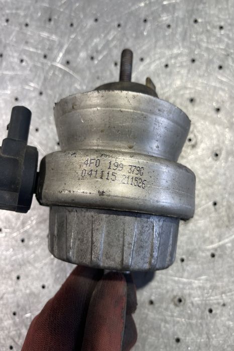 Tampon motor stanga 4F0 199 379G Audi A6 4F/C6 seria wagon 5-usi 2.0