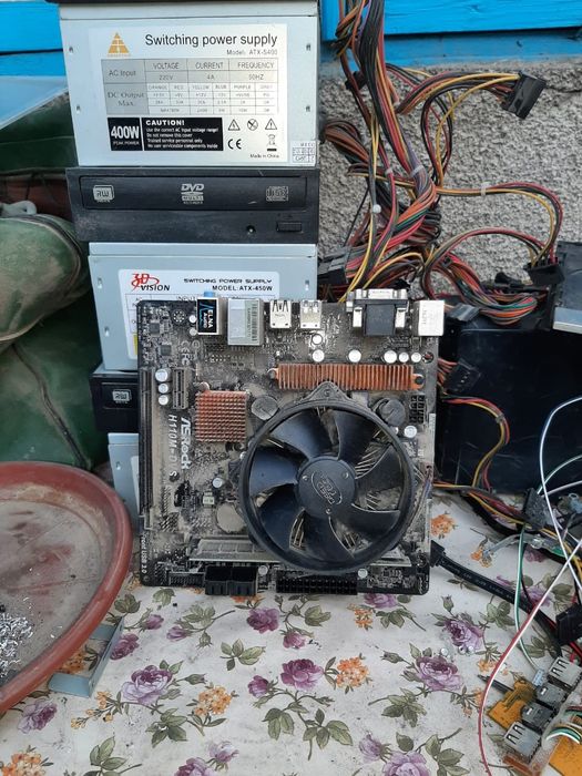 Продам всё на запчасти б/у