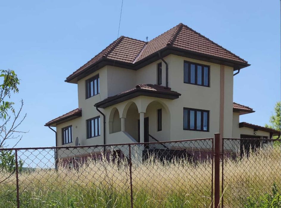 CASĂ 4 camere, curte 1200 mp, priveliște panoramică deosebită, Reghin