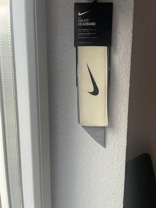 Nike Тенис лента за глава цвят бежов