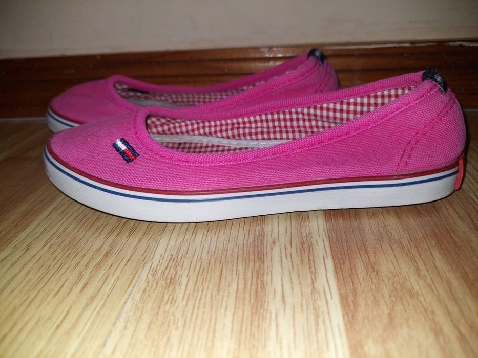 Кроссовки разные размеры