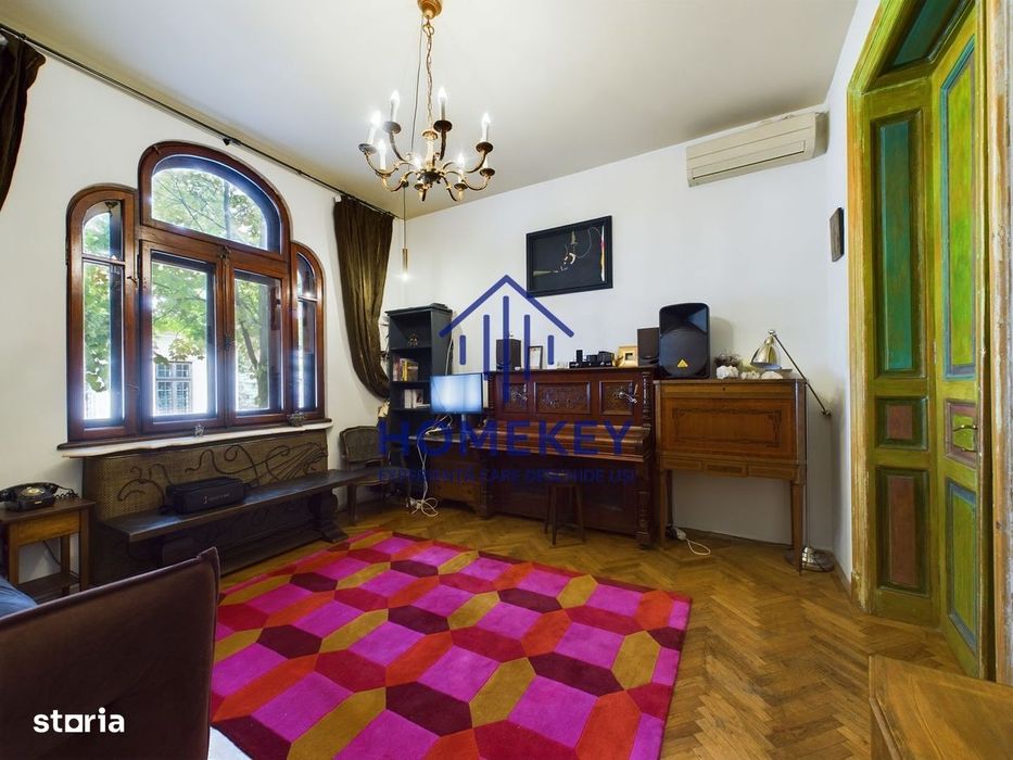 Casa/Vila de Inchiriat cu Terasa- centru