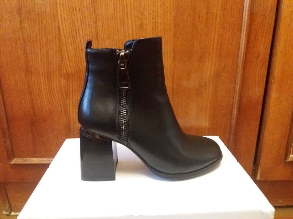 Продается женская обувь