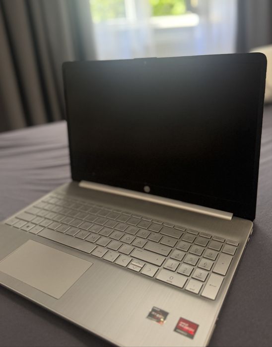 Laptop HP 15s – Ryzen 5
