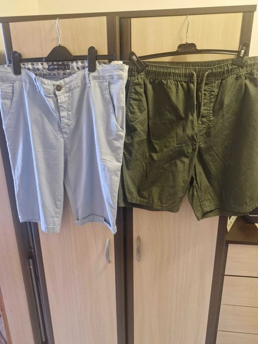 Продават се мъжки къси панталони