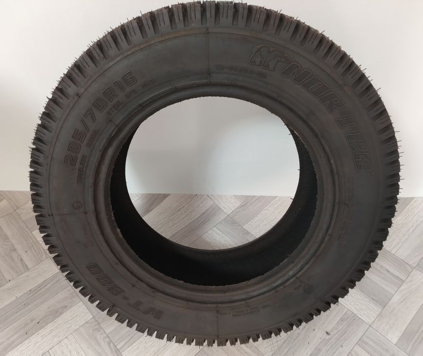 Продам резину 205/70 R16