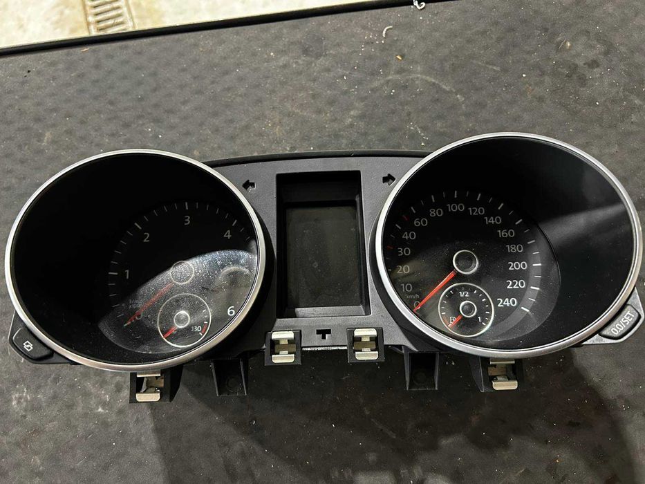 Километраж за Golf VI 2012