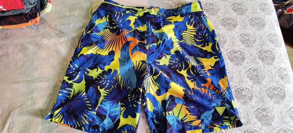 Продавам мъжки бански Quicksilver Adidas