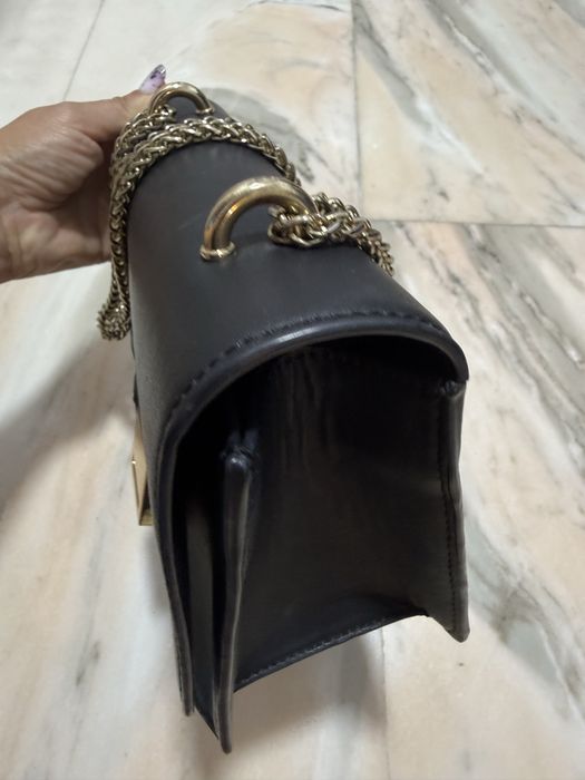 Poseta neagra  Zara