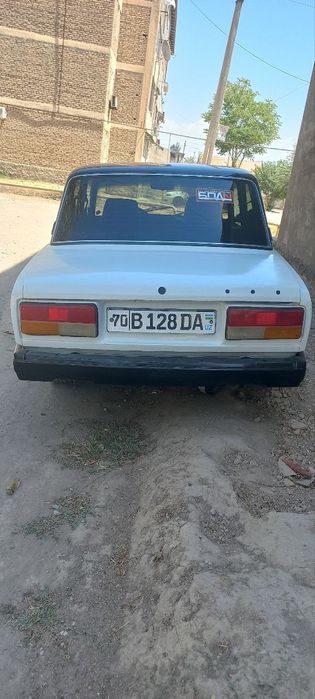Jiguli 2107 sotiladi 1991-yil benzin. Ishi yuq