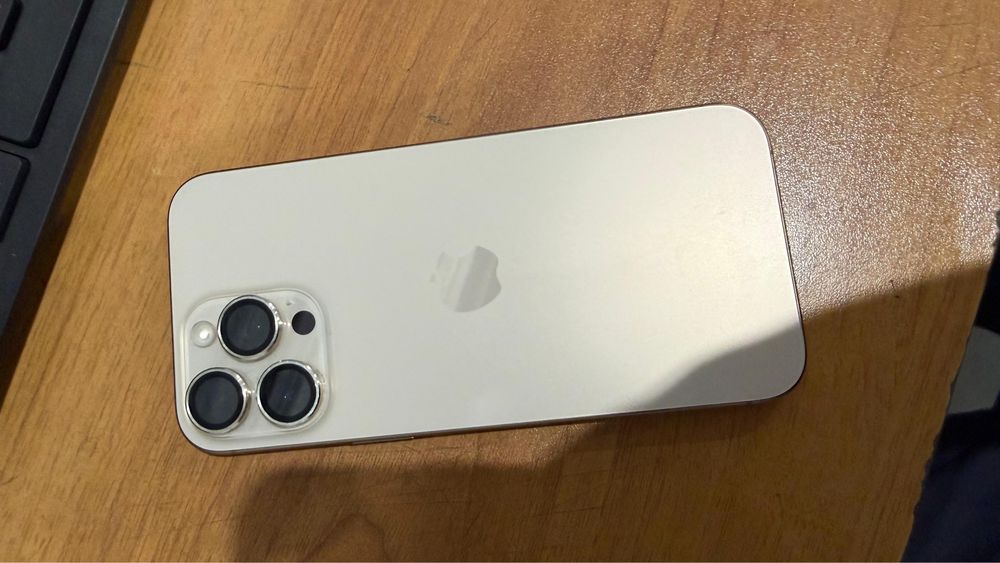 Iphone 16 pro max 256gp 92 akb