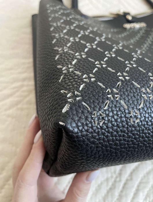 Оригинална чанта Guess