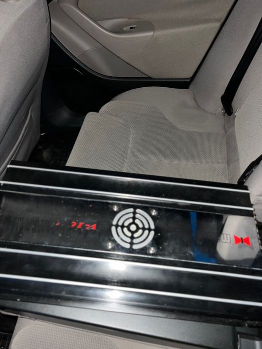 Subwoofer JBL 1000watts și stație