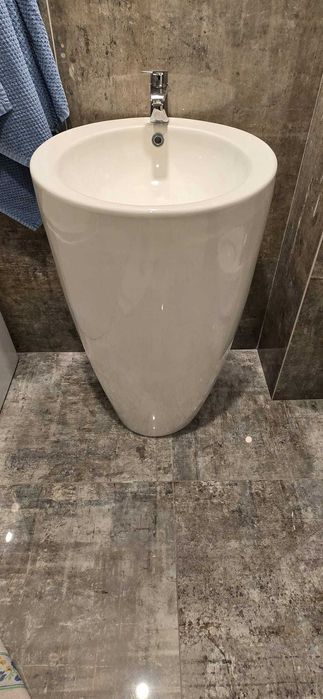 Lavoar baie freestanding (si baterie)